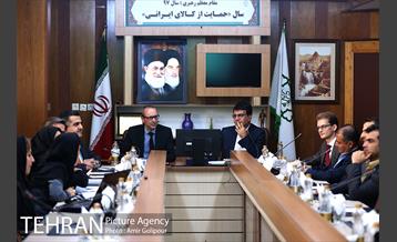 بازدید سفیر اتریش از میدان اتریش 6