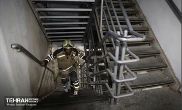 مسابقه پله‌نوردی آتش‌نشانان در برج میلاد 45