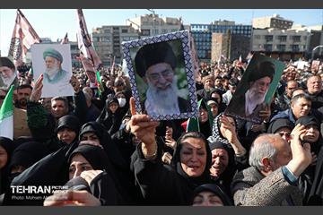 اجتماع مردم تهران در پی شهادت رهبر انقلاب - 2 37