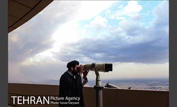 استهلال هلال ماه شوال از فراز برج میلاد تهران 2