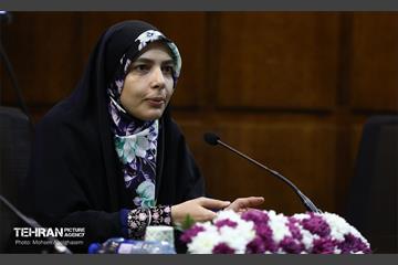 جلسه هم‌اندیشی رییس نهاد پایش طرح های توسعه شهری با جمعی از بانوان 21