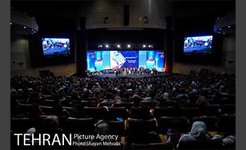 جشن ویژه شب یلدا در برج میلاد  23