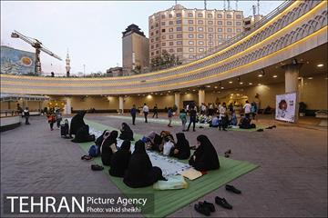 افطاری ساده در ایوان انتظار میدان ولیعصر(عج) 3