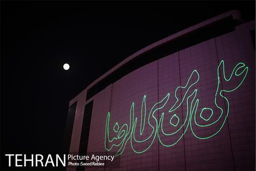 نورپردازی لیزری ویژه ولادت امام رضا(ع) در فلکه دوم صادقیه 8