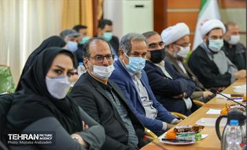 نشست هم اندیشی شهردار تهران با نخبگان منطقه 17