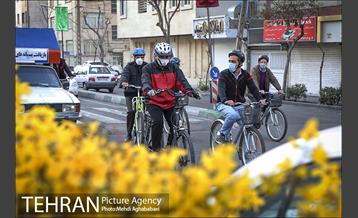 پویش سه شنبه های بدون خودرو در منطقه 8