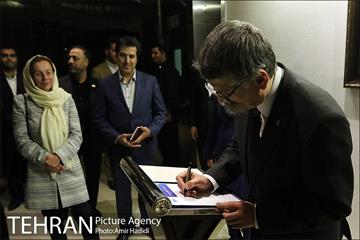 بازدید رییس مجلس ملی مجارستان ار برج میلاد تهران 21