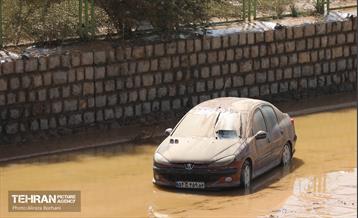 امدادرسانی سازمان مدیریت پسماند شهرداری تهران به مناطق سیل زده یزد