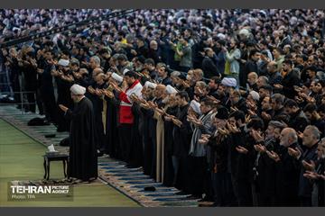 اقامه نماز عید سعید فطر در مصلی امام خمینی(ره)