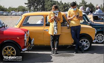 اجتماع بزرگ خودروهای کلاسیک در تور تهران دیـزین  21