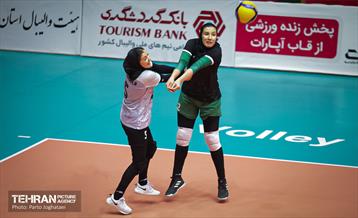 دیدار دو تیم والیبال زنان سایپا و ذوب آهن اصفهان 11