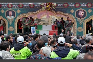 تشییع پیکر ۱۰۰ شهید مردمی و مدافع امنیت در تهران - 1 28