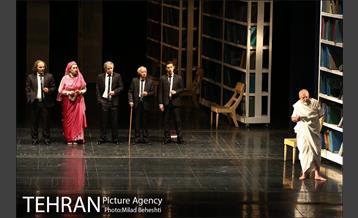 نمایش سقراط‎ 11