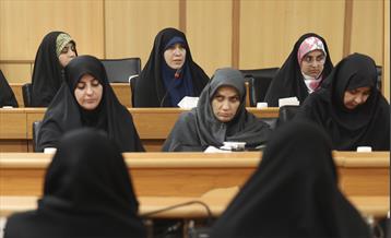 ضیافت افطار با بانوان نخبه شهر تهران 18