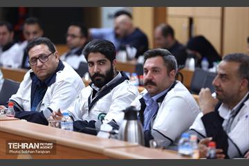 نشست هم‌اندیشی با رابطین و فعالان اسکان آسیب دیدگان جنگ رمضان 61