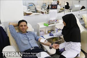 بازدید شهردار تهران  از اداره کل انتقال خون استان تهران 22