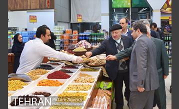 بازدید اعضای شورای شهر از فروشگاه شهروند  16