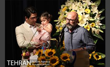 شانزدهمین جشن سالانه انجمن منتقدان و نویسندگان خانه تئاتر‎ 3