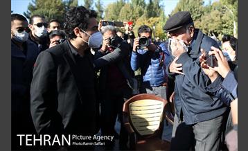 مراسم خاکسپاری پیکر محمدرضا شجریان در توس 28