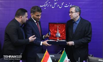 بازدید استاندار نجف اشرف از معاونت حمل و نقل و ترافیک 7