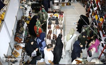 بیست و یکمین نمایشگاه زنان و تولید ملی 42