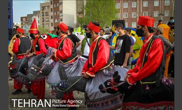 کاروان نوروزی در منطقه 17