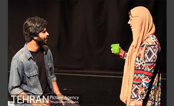 نمایش من من نیست، دشمن است و دشمن لجن است‎ 8