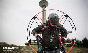 پرش چتربازان به مناسبت روز جمهوری اسلامی 27