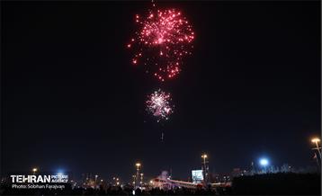 نورافشانی جشن پیروزی انقلاب اسلامی در میدان آزادی 20