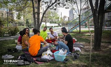 روز طبیعت در پارک ساعی و حاشیه اتوبان مدرس  6