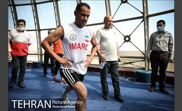 ثبت رکورد پله نوردی در برج میلاد 22