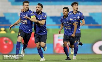 دیدار تیم‌های فوتبال استقلال و گل‌گهر 33