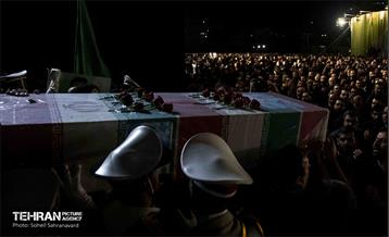 تشیع شهید پلیس در هیأت رایة العباس(ع) 16