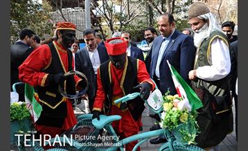 بازدید معاونین شهرداری تهران از نوروزگاه بلوار کشاورز 17