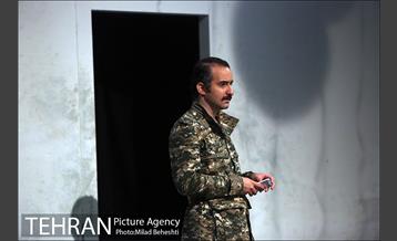 نمایش سه خواهر‎ 15