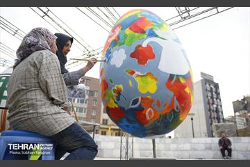 جشنواره تخم‌مرغ رنگی در میدان هفت تیر 7