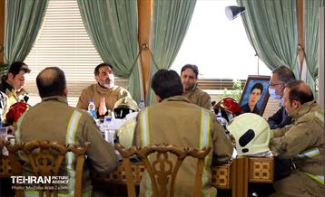 دیدار نمایندگان آتش‌نشانان با شهردار تهران 4