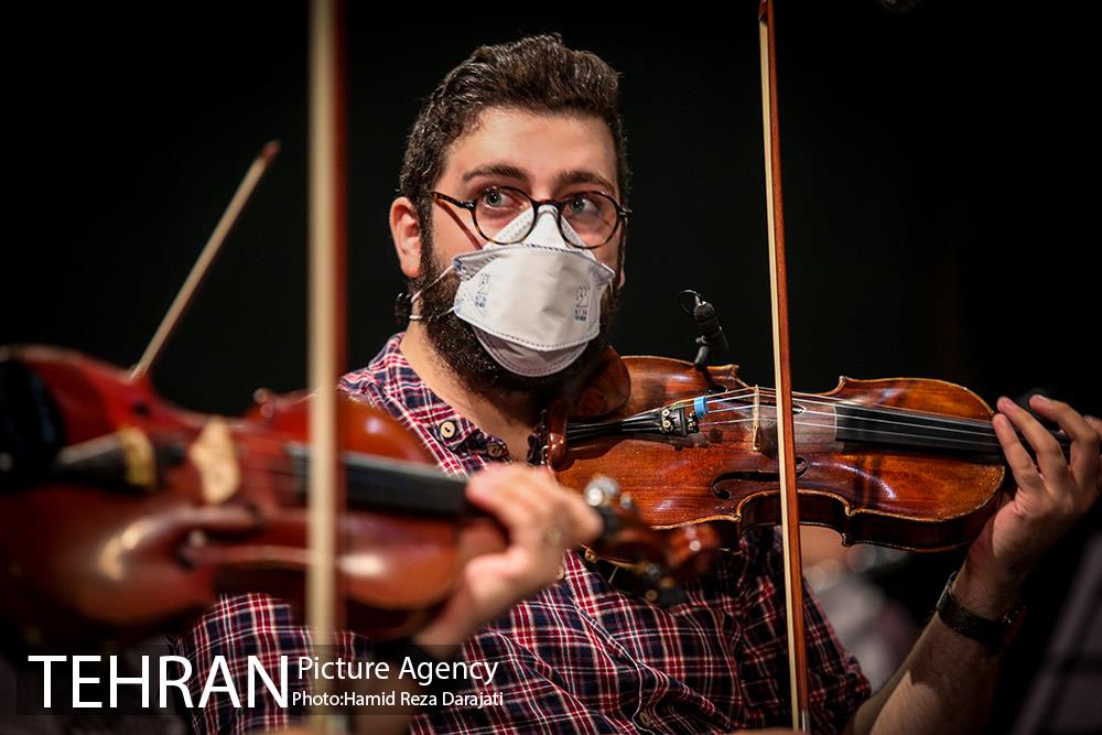 تمرین کنسرت آنلاین نغمه های تهران در برج میلاد 18