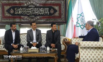 دیدار سه داور بین‌المللی فوتبال با شهردار تهران 1