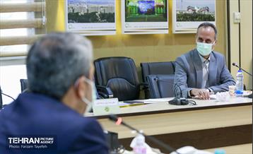 بازدید معاون هماهنگی امور مناطق از منطقه 5