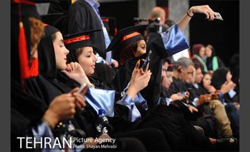 نخستین جشن فارغ التحصیلی ادوار دانشکده خبر 6