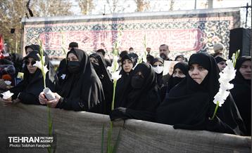 تشییع پیکر شهید گمنام در منطقه ۲۱