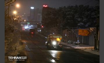 بارش برف زمستانی در معابر شمالی پایتخت - 1 49