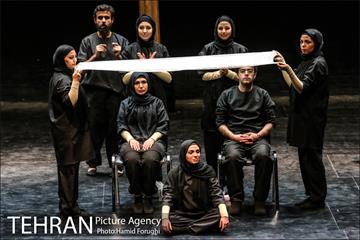 نمایش "من" در پردیس تئاتر تهران (خاوران) 30