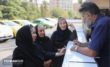 ایستگاه تاکسی بانوان در نمایشگاه زنان و تولید ملی 8