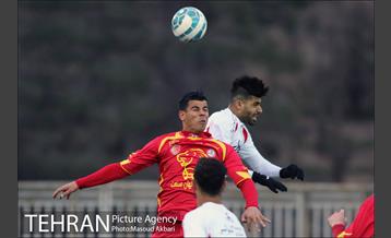 دیدار تیم های فوتبال نفت تهران و پرسپولیس