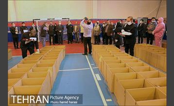 تهیه و توزیع هزار بسته معیشتی در محلات قلب پایتخت 14