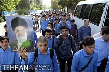 پیاده روی خانوادگی نازی آبادی ها 11