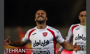 دیدار تیم های فوتبال نفت تهران و پرسپولیس