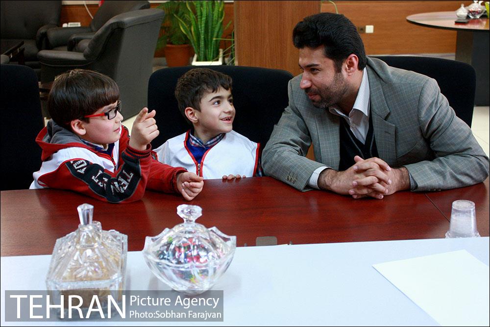 دیدار دانش آموزان کلاس اول ابتدایی با شهردار منطقه ۱۱ تهران 17